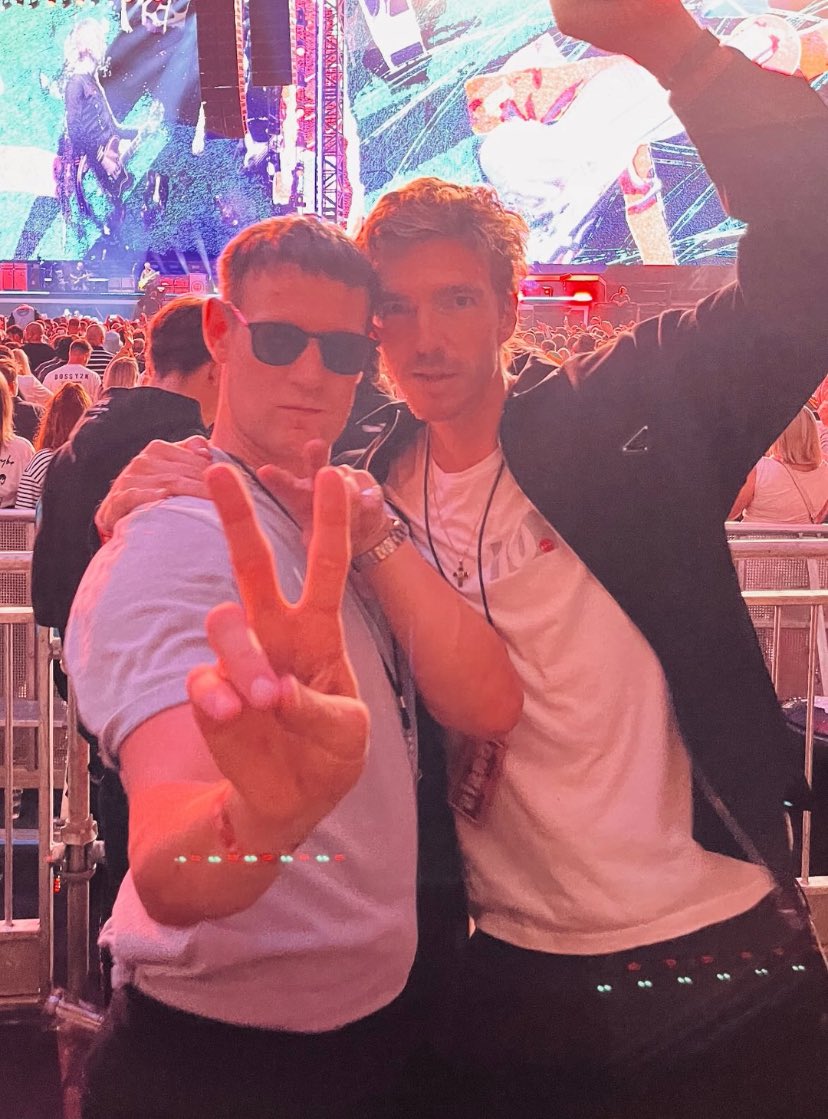 smithcelblondie's tweet image. just two absolute divas at oasis concert 
#mattsmith