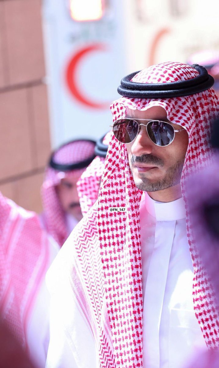 نادي #الشباب محظوظ بوجود هذا الرجل الوفي العاشق المُحب للنادي والحريص عليه مثل أي مشجع! 🤍👏