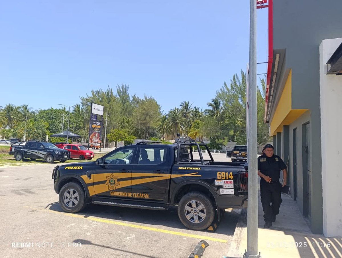 RodajeVisual's tweet image. En un comunicado emitido por Dzemul hará pública la evidencia de que elementos de la SSP (Secretaria de Seguridad Pública del Estado de Yucatán) ya se encontraban en los locales comerciales y que intervenían el trabajo administrativo del personal del Ayuntamiento de Dzemul 24-27