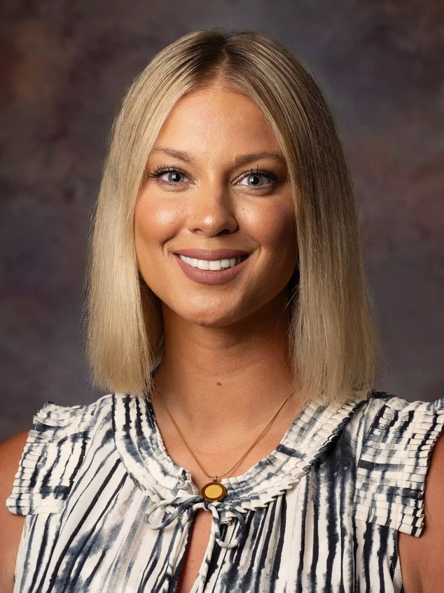 Roster picture 2k25 in a different uniform this time 🤩
#GoNavy #AC