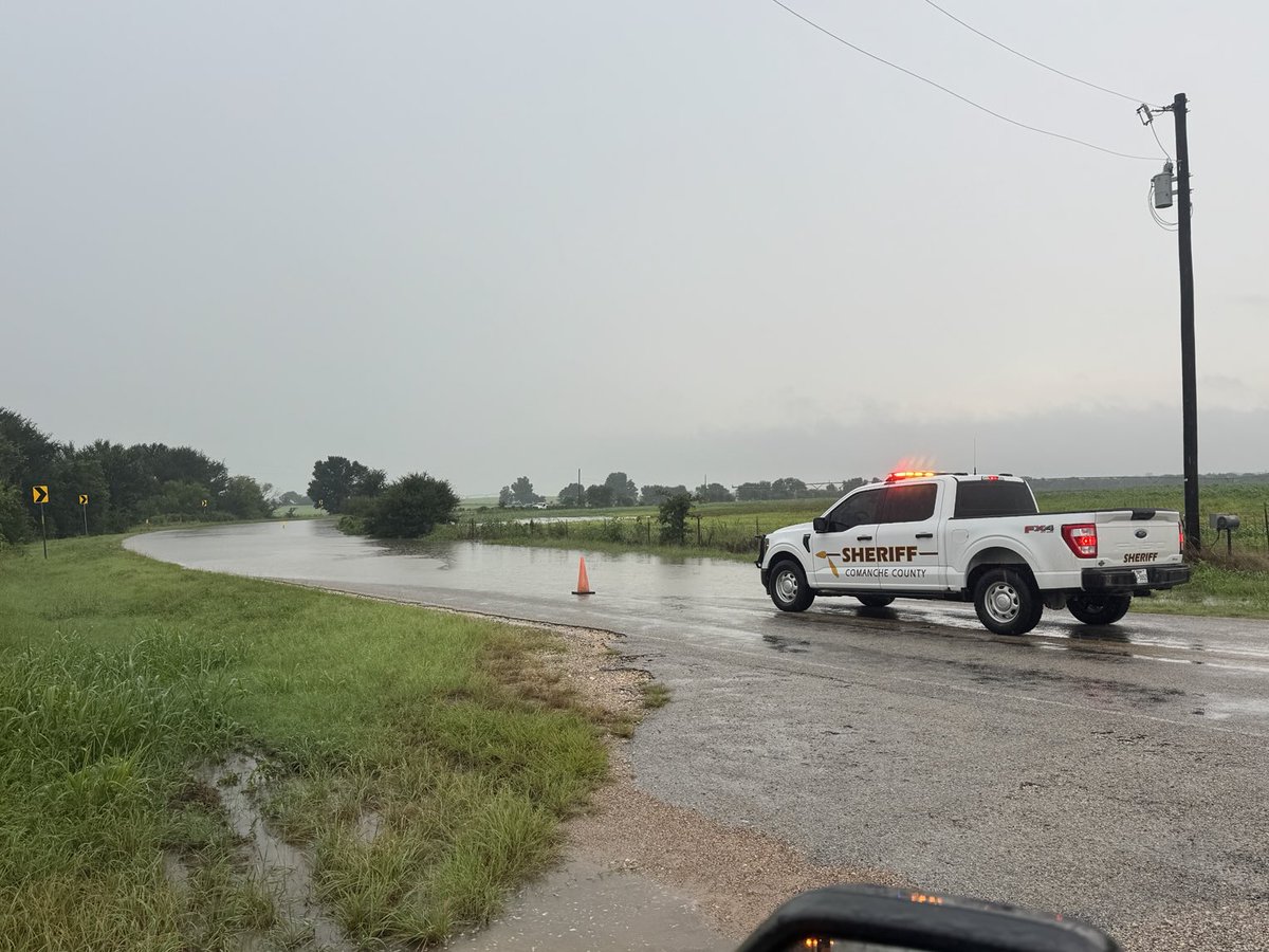 TheBoneDawg's tweet photo. Flooding between Proctor and Gustine! The rain gauge went over the top after pouring it out this morning! https://t.co/emiAlyWwXT