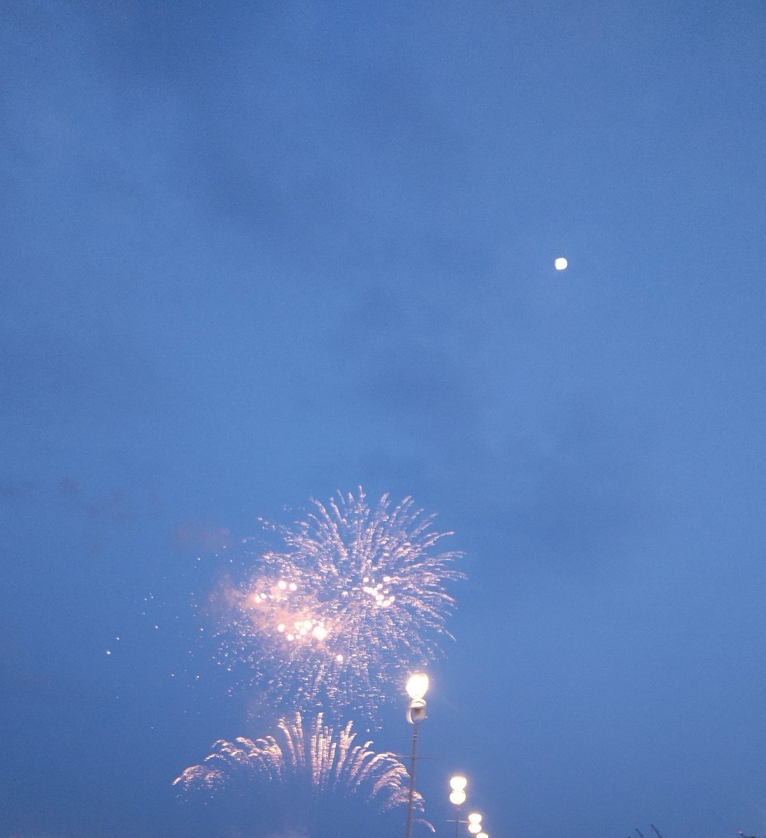 陰キャな喪女なもんでほぼ引きこもって生活してるけど、たまに人様が自分では絶対行こうと思わない行事に誘ってくれて、決まりきった人生をゆさぶってくれるのありがたい