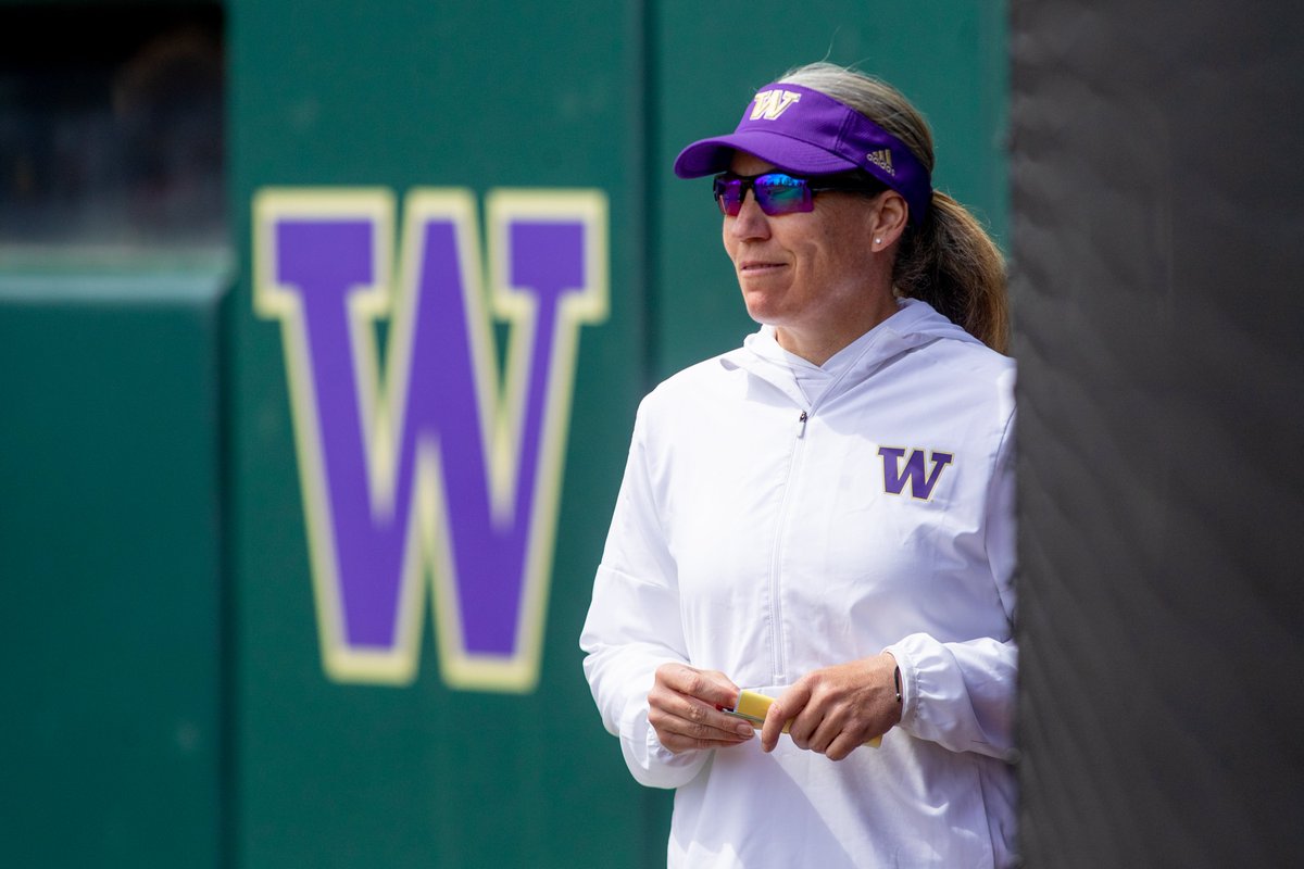 UWSoftball's tweet image. On this date in 2004, @CoachTarr was announced as the head coach of Washington Softball 🦄

🟣 The all-time winningest coach in @UWAthletics history (855)
🟣 2009 National Champion
🟣 20 NCAA Tournament appearances
🟣 8 WCWS appearances

#MightyAreTheWomen