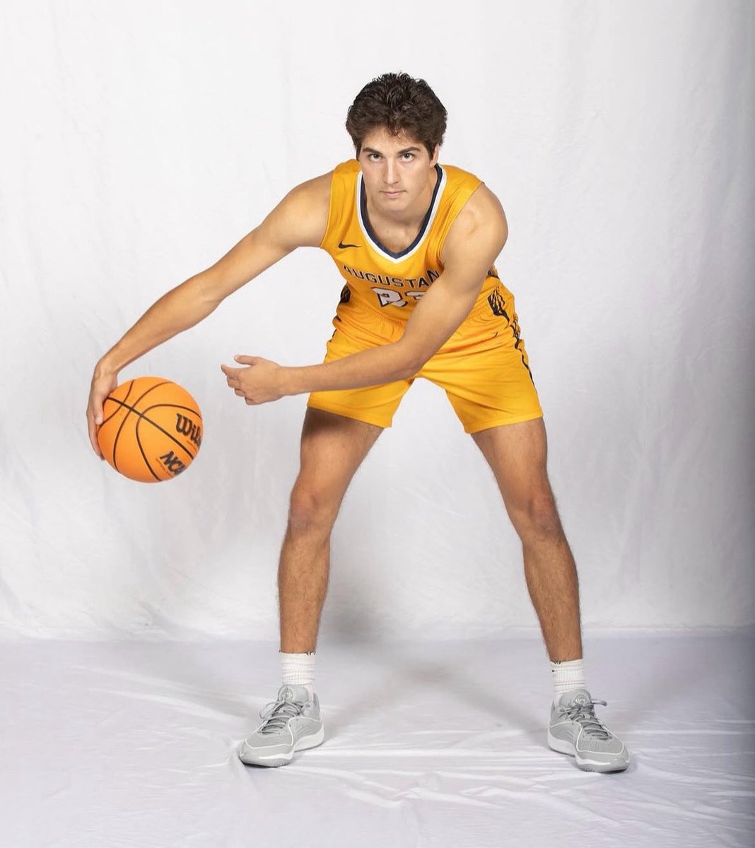 AugieMBB's tweet image. Happy Birthday 2️⃣3️⃣❗️🎉🎂

#BuildingChampions ⚔️ @RenschSam