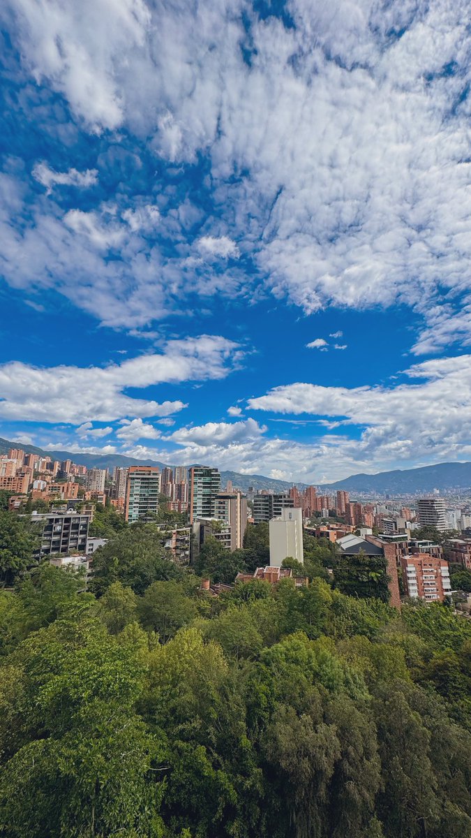 eddy080_'s tweet photo. Fotos random de las vacaciones en Medellín de hace una semana. https://t.co/XsplsS8uZ2