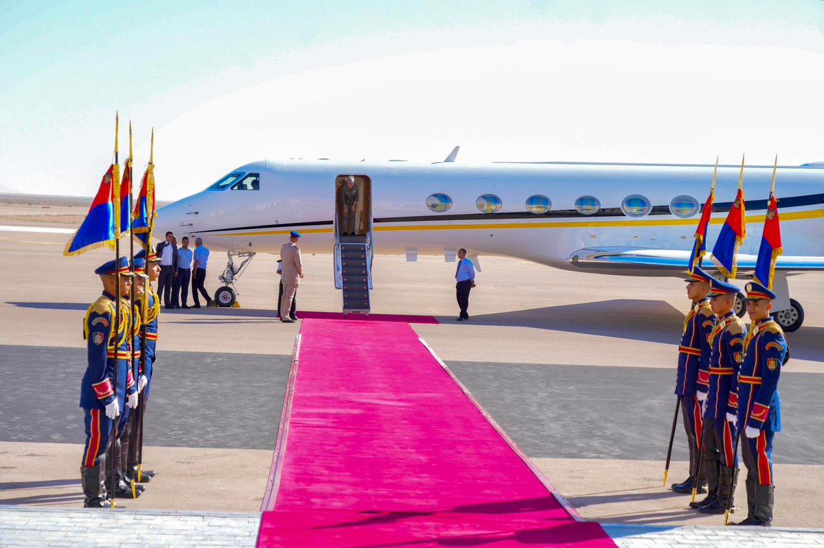 TheVillaSomalia's tweet photo. H.E. President @HassanSMohamud arrived in Al Alamein, Egypt, for an official working visit at the invitation of H.E. President @AlsisiOfficial. Later, the two leaders will hold bilateral talks to strengthen the strategic cooperation and historical relations between the two brotherly nations.