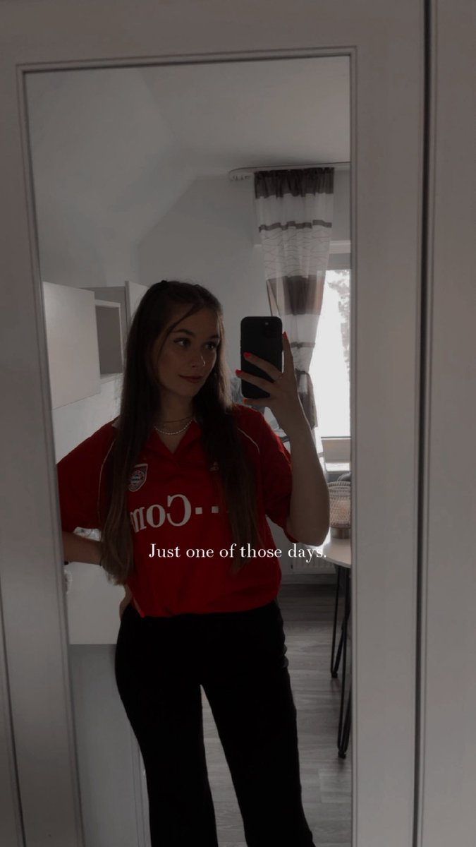 sara.🧸 tweet media