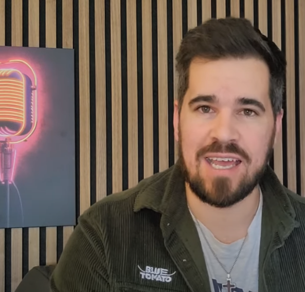 📽️📷Heute im Portrait : 📷📷 📷Jetzt Abstimmen - Wahl zum Blogger des Monats  Juli hat begonnen:   d-talk.de/#vote

Andi in Deutschland  – Vom Mitläufer zum Mitdenker
📷Andi wacht auf

„Andi in Deutschland “ ist ein deutscher YouTube-Kanal, der sich auf unterhaltsame,