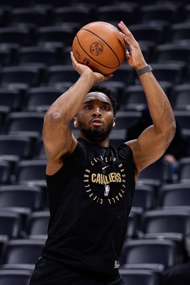 spida450's tweet photo. Doesn’t flop
Doesn’t foul bait
Doesn’t have girl problems 
Doesn’t flash g*ns
Doesn’t have law suits
Just pure hoops https://t.co/10B1rASj9k