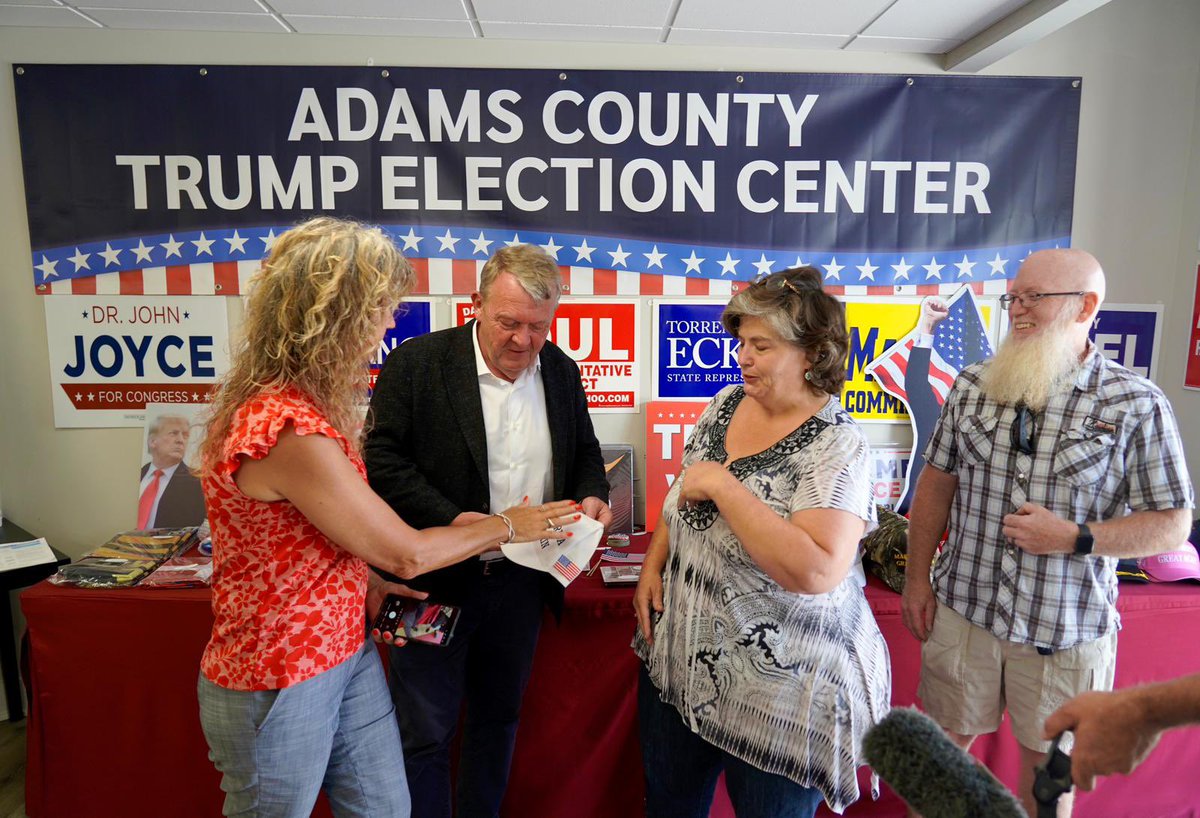 UM <a href="/larsloekke/">Lars Løkke Rasmussen</a>: “Besøg hos lokale republikanere i Pennsylvania. Vigtigt at forstå, hvad der fylder hos MAGA-baglandet. Vi blev ikke enige om alt, men det var heller ikke meningen. Vi kan kun reagere - og agere - klogt, hvis vi forstår, hvordan verden ser ud for andre.”