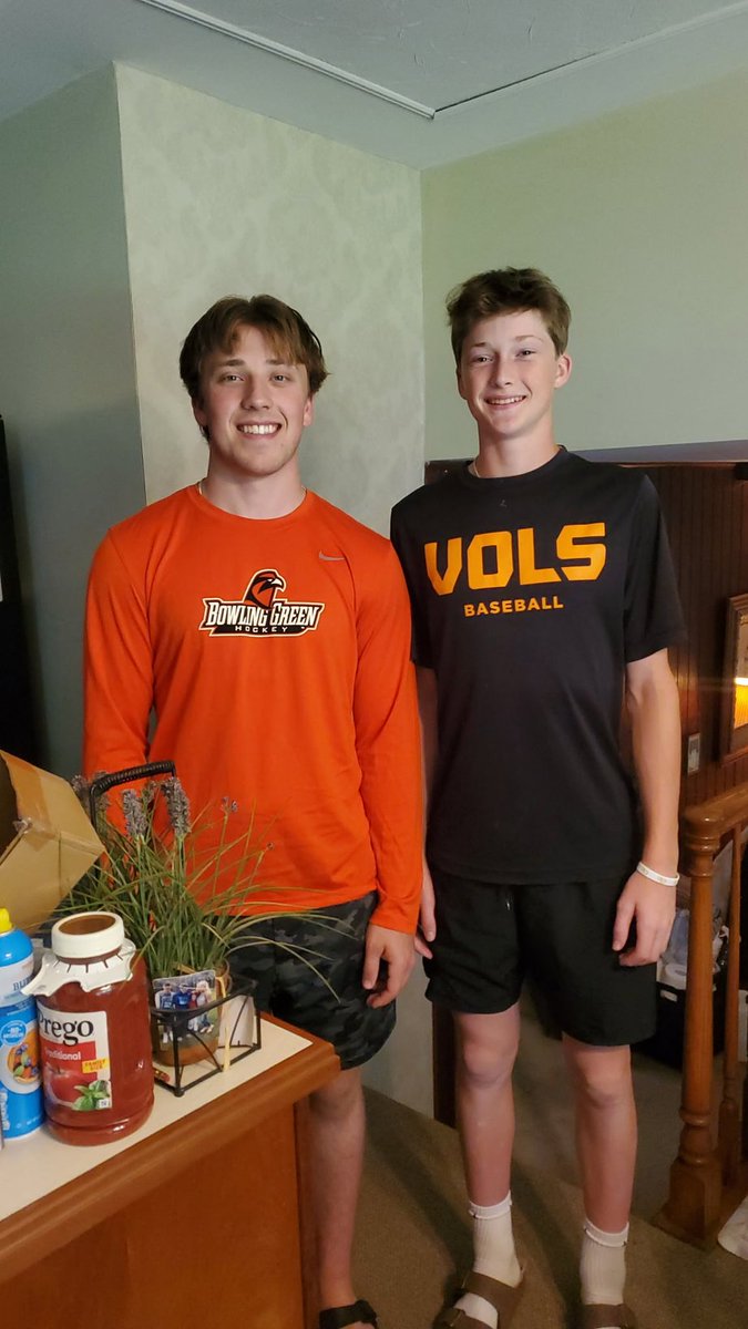 BrettBoden2's tweet image. Loved seeing my grandparents and cousins for vacation!