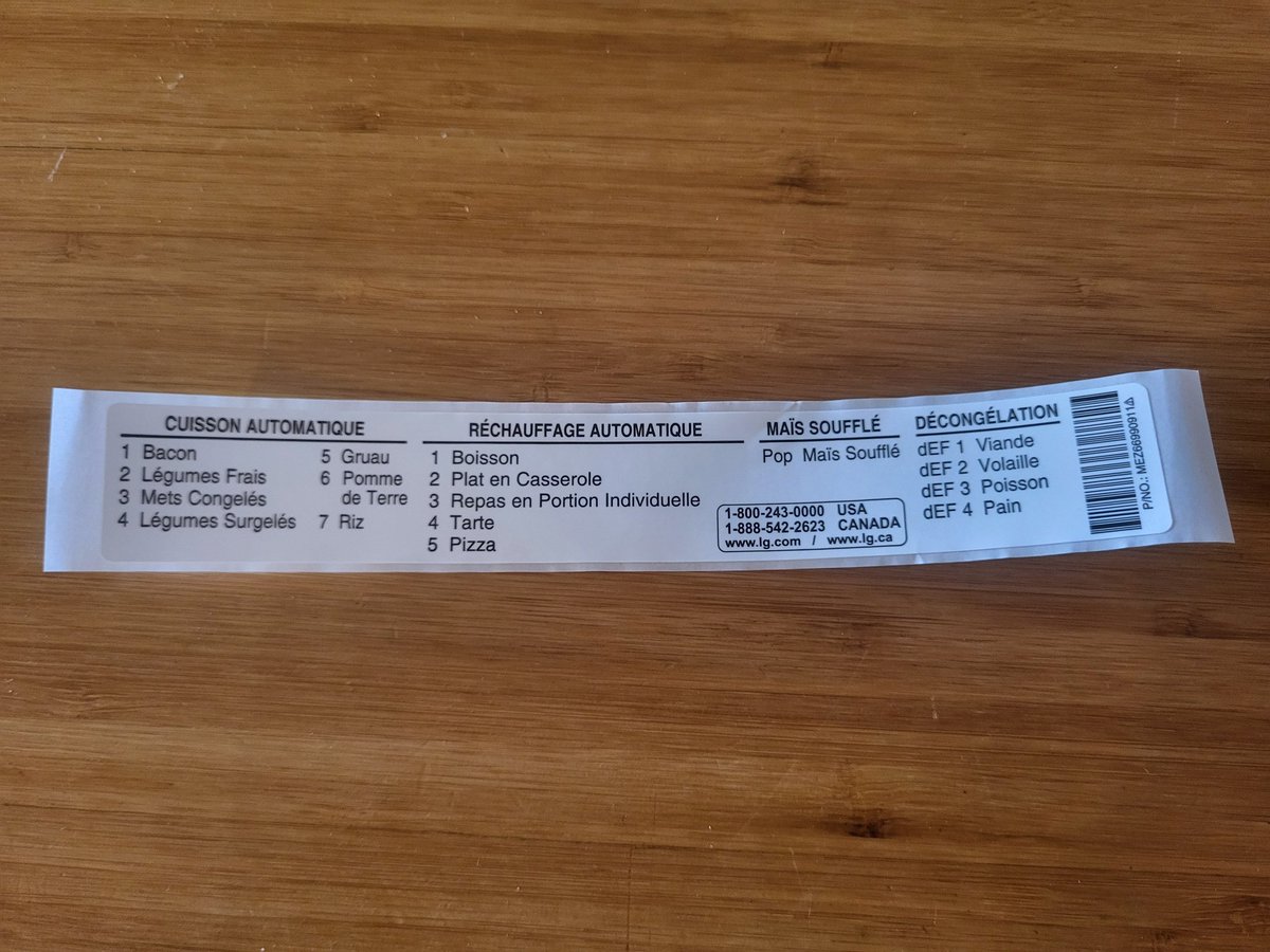 feulaflamme's tweet image. J'ai acheté un micro-ondes et, à cause des fachos de l'OQLF, LG a dû inclure un autocollant dans la boîte.