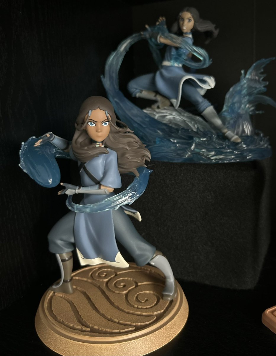 zukosfate's tweet image. Reorganizing // setting up some new additions!! Really stoked about the Dark horse ones π© Iβve been wanting these for a while!! I also got a dupe Aang since the other one is signed, I really wanted to unbox it LOL