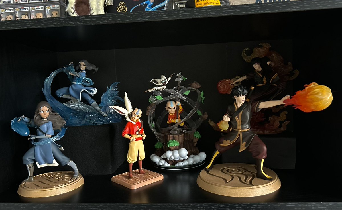 zukosfate's tweet image. Reorganizing // setting up some new additions!! Really stoked about the Dark horse ones π© Iβve been wanting these for a while!! I also got a dupe Aang since the other one is signed, I really wanted to unbox it LOL