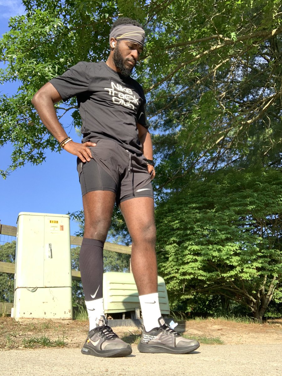 wilfriedboh's tweet image. KONG 🦍
#JustDoItSunday
#NikeRunClub 
432 consécutif 
Wilfried de Yaoundé🇨🇲
