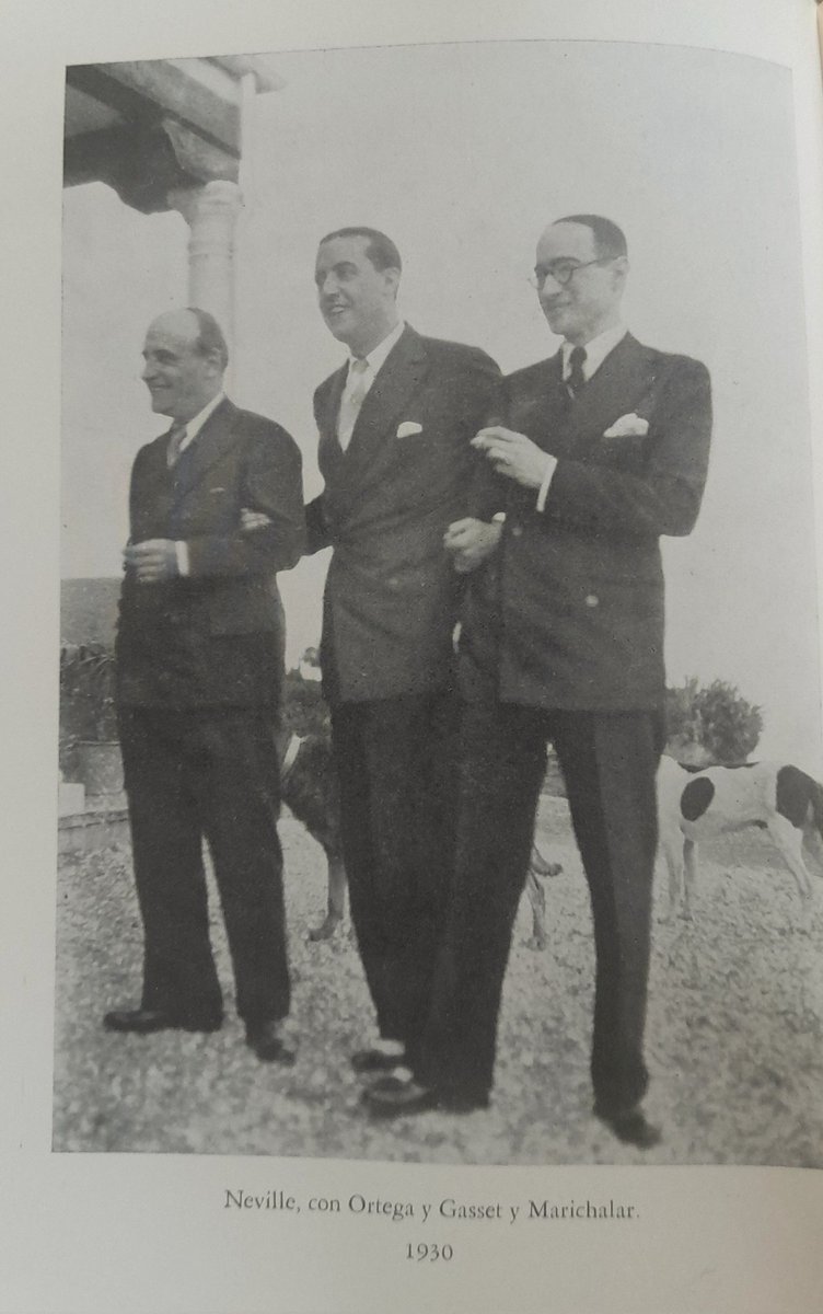 Aquella centenaria costumbre española de tomarse los amigos del brazo...