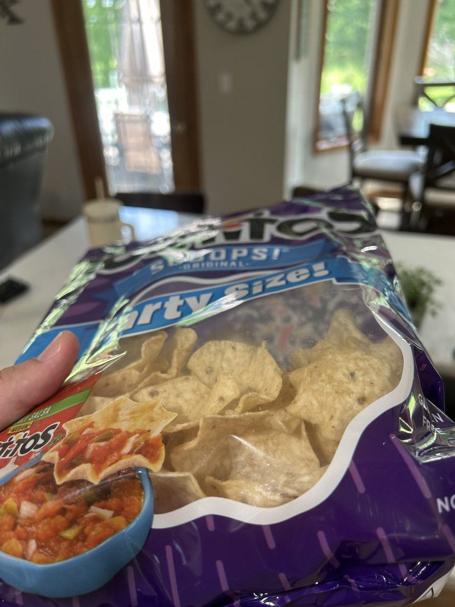 Danny_Koos23's tweet photo. Nice work @Tostitos best tasting air around https://t.co/y2EXw51fLk
