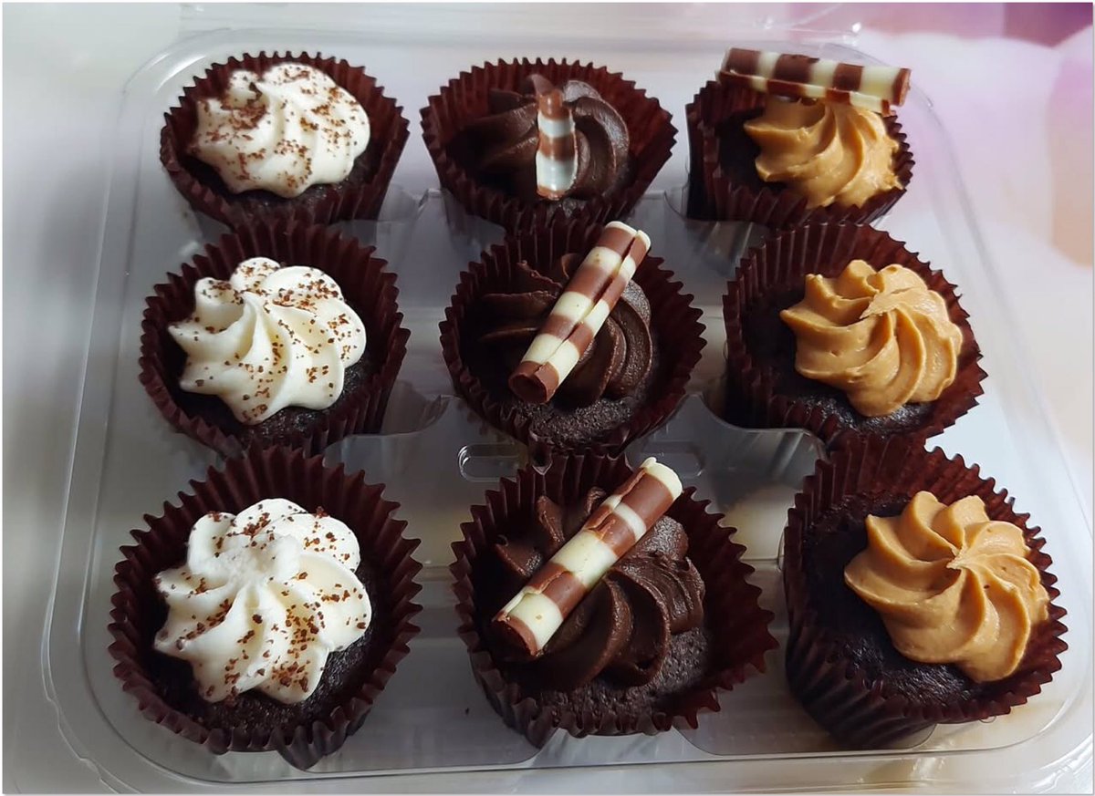 LeedSTUnited's tweet image. Time for tea ☕️ and these beauties 🤩😋🤎🤎🤎 #ChocolateMiniCupcakes #Sainsburys