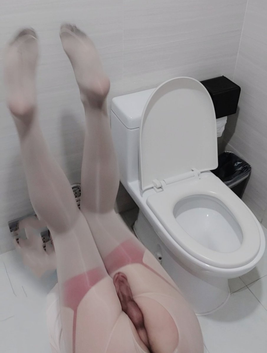 变成人形肉便器了🚾
#伪娘 #伪娘母狗 #伪娘の日常 
#伪娘性奴 #伪娘骚货 #丝袜母狗 
#肉便器 #男娘肉便器 #男娘母狗 
#女装CD #男の娘 #crossdresser