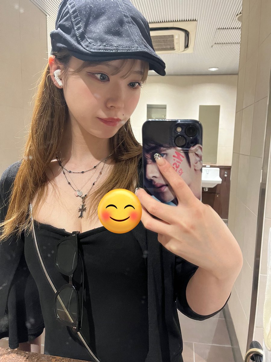 momo_0127_'s tweet photo. えっくす久々|·_·) ฅ https://t.co/OqjE3Vm2lz