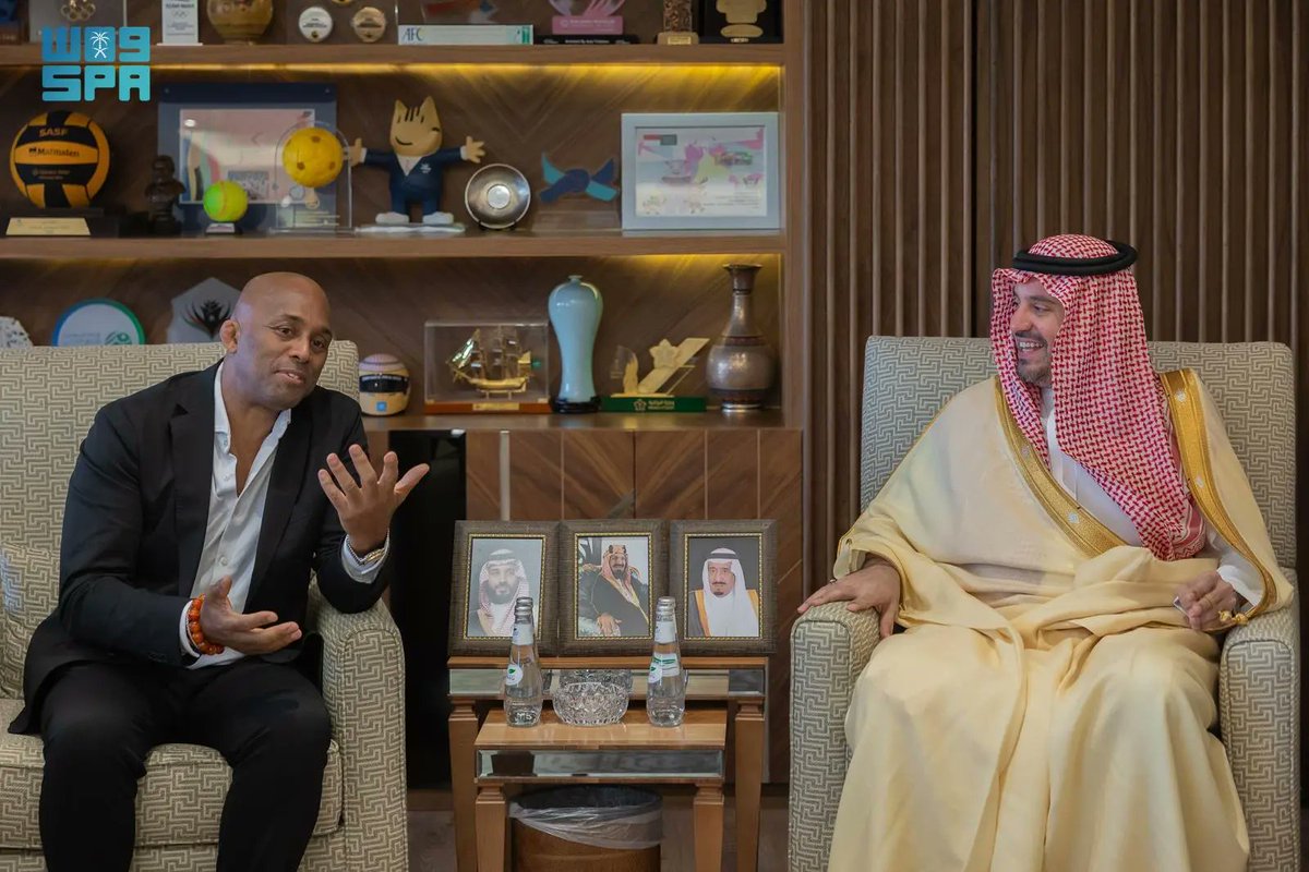 سمو نائب رئيس اللجنة الأولمبية والبارالمبية السعودية يلتقي رئيس الاتحاد الدولي لفنون القتال المختلطة.
spa.gov.sa/N2352950
#واس_رياضي