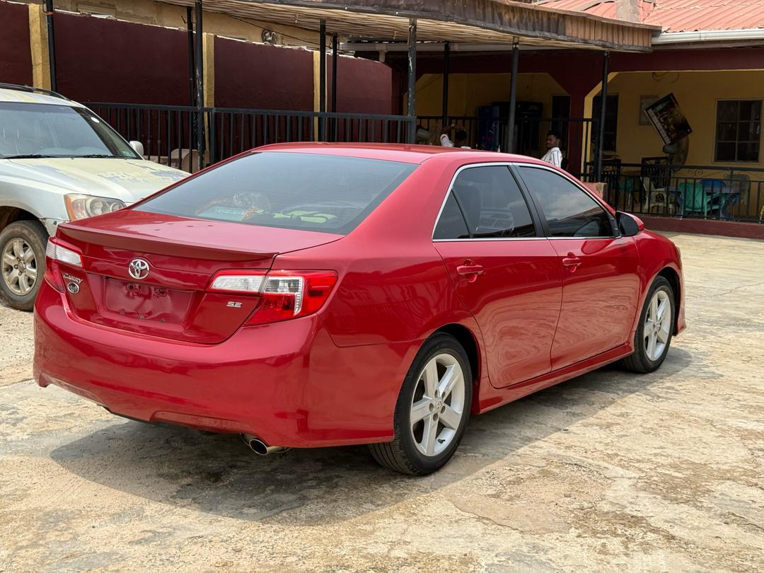 2013 Toyota Camry Sport 
Foreign used
Recent entry
Absolutely nothing to fix Buy and drive 
Price: 13.5m
Location: Ikorodu, Lagos
