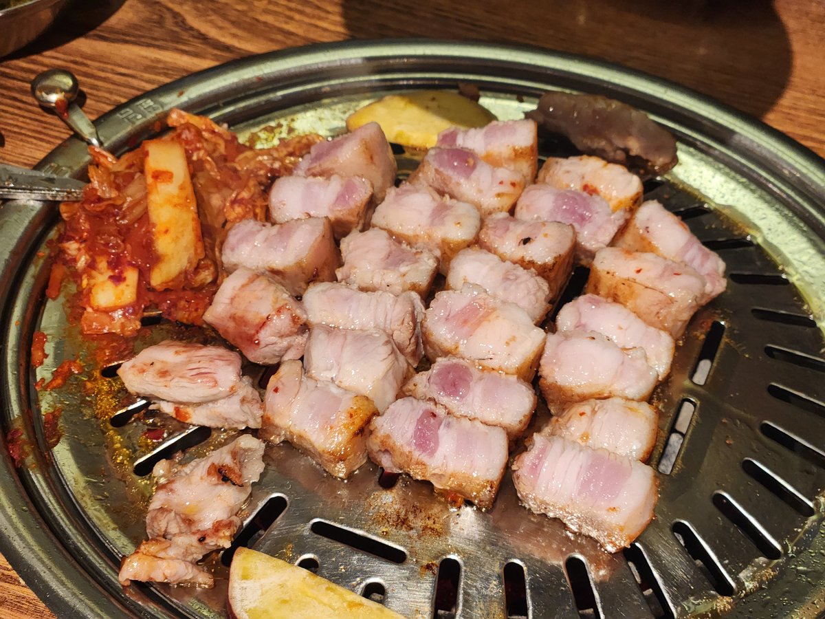pdben3's tweet photo. 곱창
두바이초콜릿?빙수
삼겹살
과일샌드 https://t.co/6EgPpMB5m2