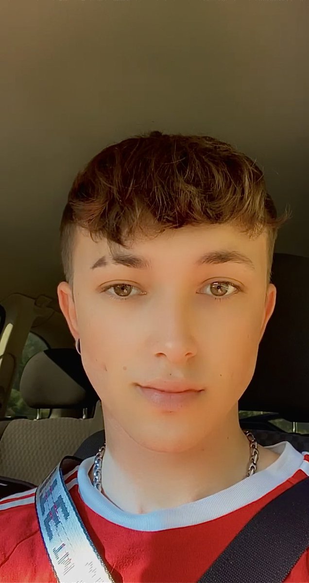 BenjaMyr's tweet photo. C’est les vacances ���️😎
#LGBTQIAStayPride https://t.co/2PtLnKKEjn