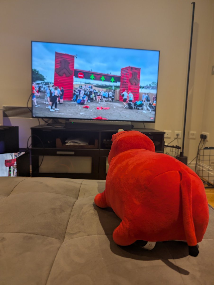 Well, didn't expect <a href="/SgtDangerCow/">SgtDangerCow</a> to be watching a vlog about DefQon.1......  Do they make ear plugs for cows?