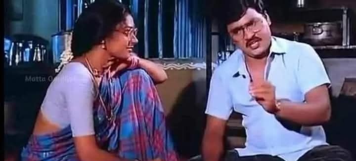 பெண்களுக்கு இன்னொரு பெண்ணின் தலைமுடி நீளமாக இருந்தால்தான் பொறாமை வரும் ஆனால்,
ஆண்களுக்கு இன்னொரு ஆணுக்கு தலையில் முடி இருந்தாலே பொறாமை வரும்!