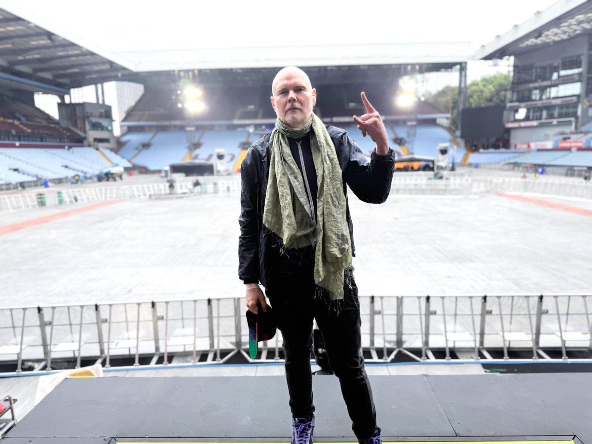 A few reflections on a beautiful and bittersweet day: I first heard Black Sabbath on my uncle’s stereo some 50 years ago. So it was surreal to stand on a football pitch with 45,000 strong to witness the end of this grand, institutional group who has touched me personally,