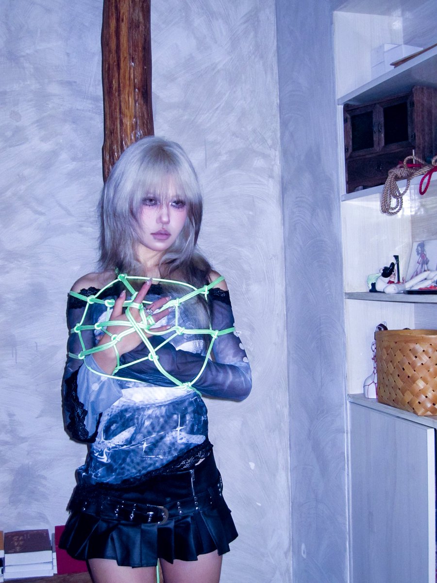 蜘蛛

by <a href="/_et2666_/">e⃪l⃪e⃪c⃪t⃪r⃪o⃪t⃪r⃪e⃪e⃪</a>