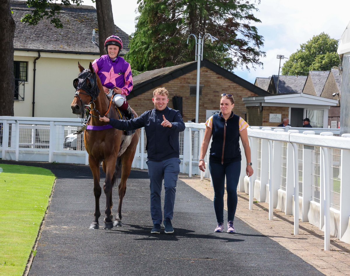 Lizzie Quinlan (@ejbutterworth) on Twitter photo Huge well done to everyone at home for our first Flat winner and great ride from <a href="/elizabeth_gale9/">Elizabeth Gale</a> 🥇 🥳 #teamworkmakesthedreamwork Huge well done to everyone at home for our first Flat winner and great ride from <a href="/elizabeth_gale9/">Elizabeth Gale</a> 🥇 🥳 #teamworkmakesthedreamwork