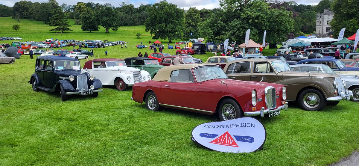 HiKennys's tweet image. I think if it is upside down, it is a sign it's in distress.
#WarningTriangle
#LeightonHall