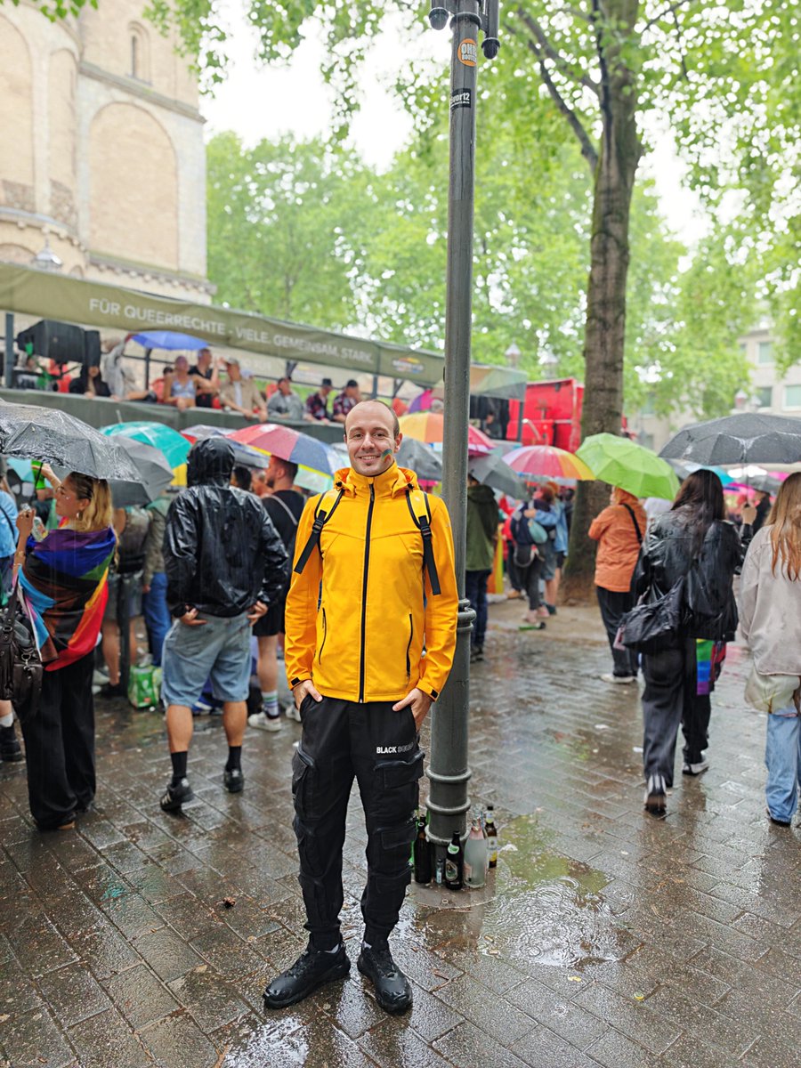 FetteLatte's tweet image. Trotz der Hindernisse: #ColognePride 2025 🏳️‍🌈☔