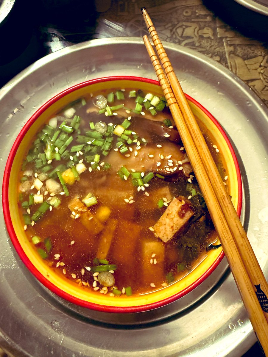 Ishwariya13's tweet image. I can’t control much of how the week will go, but one thing I *can* control is winding down the week with a bowl of home made ramen 🍜 😁 Bring on the week, I’m Ramen-ified and ready 💪🏼