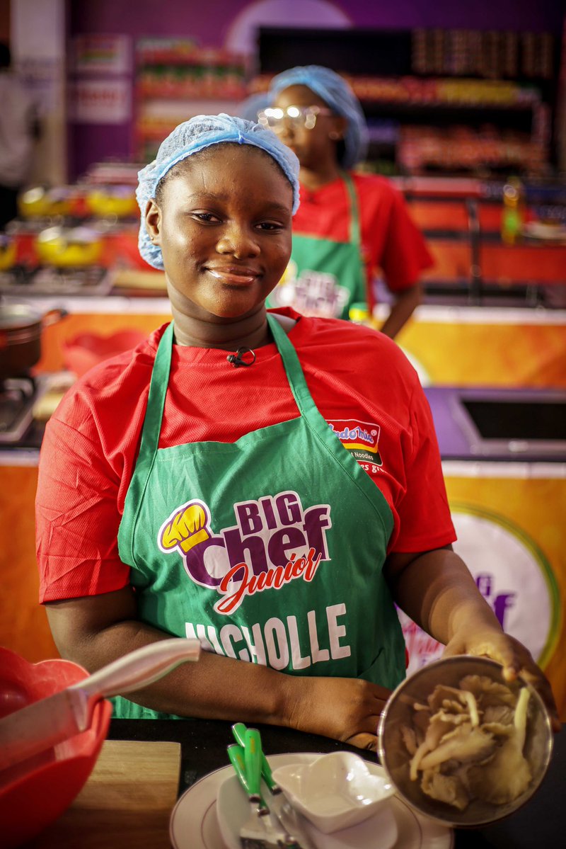 The mystery bowls is filled with either Chicken breast or mushrooms. Let’s see the meals these young chefs will create for today’s #MysteryChallenge #BigChefJunior