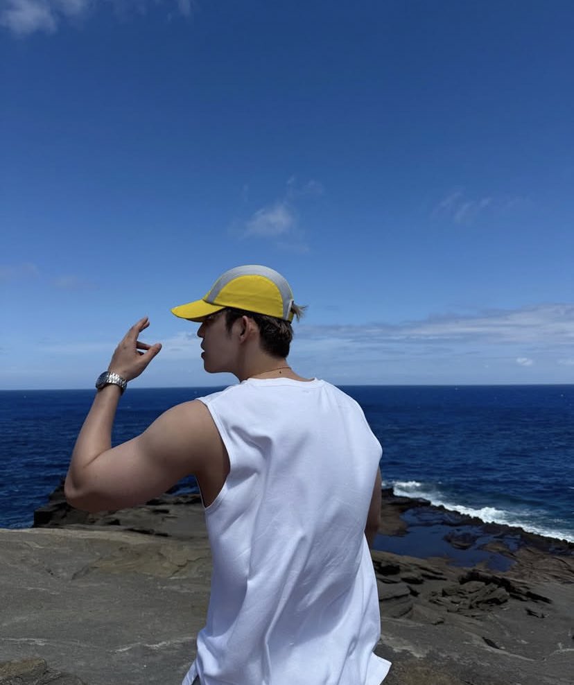 verndomino's tweet photo. #ideya kenal di tinder terus ke bali bareng https://t.co/uihaJE5tIM