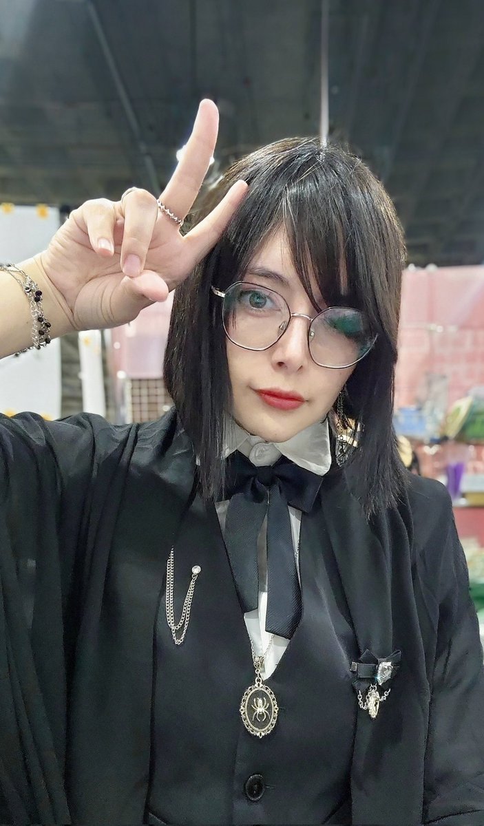 Angelfish_art's tweet image. Last day of @AnimeExpo! I will be here until 3 p.m.
Please come and find me at the artist alley booth Q10! (^_-)≡★
All the charm and T-shirts of turbobaba are sold out! And some keychain of OP!! (゜O゜;