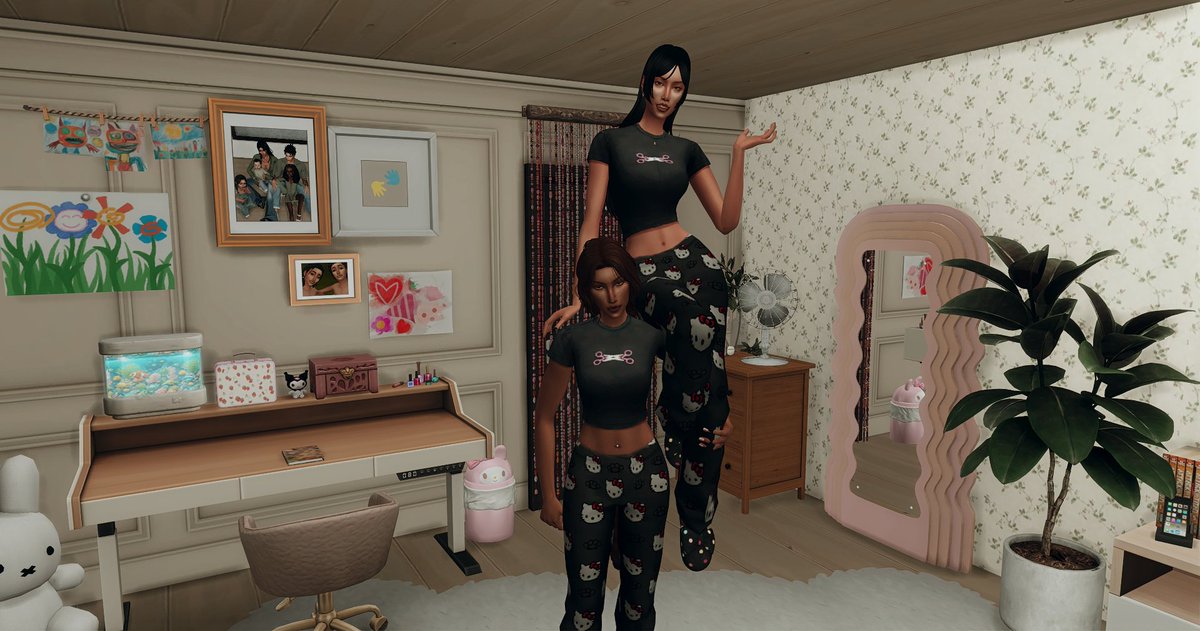 simsolette's tweet image. These recolors sure come in handy when you have two gorgeous girls having a "normal" sleepover π
Thanks to @solitasims for them!