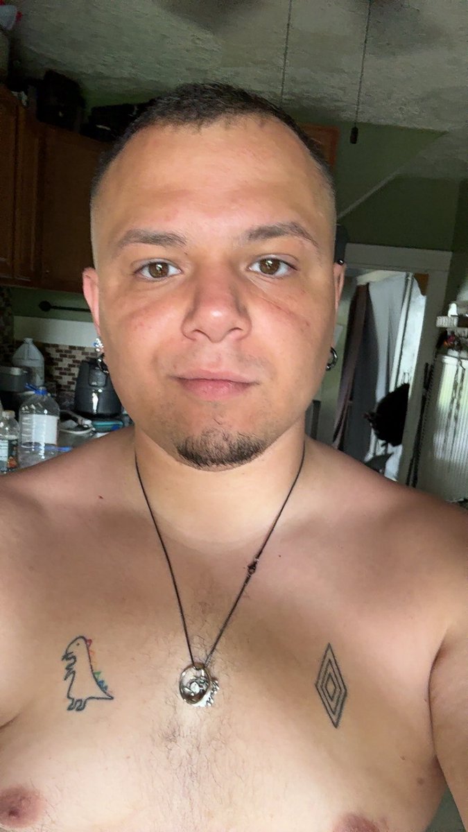 Tripxciv's tweet photo. Haven’t posted on here in awhile!! Here’s a selfie!! https://t.co/6RhNLwYIJC
