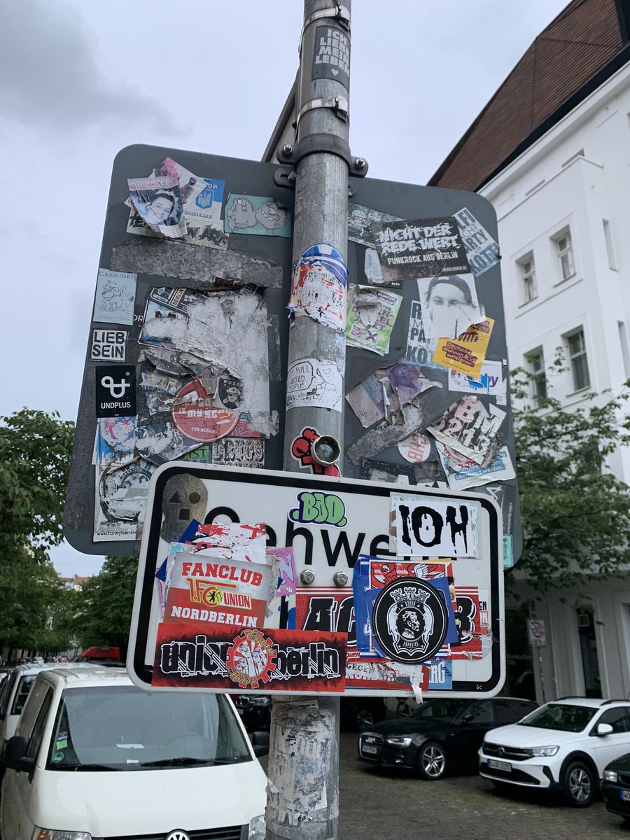 geefrog's tweet photo. Berlin #streetart #plakatkunst https://t.co/WgRrpRf3Er