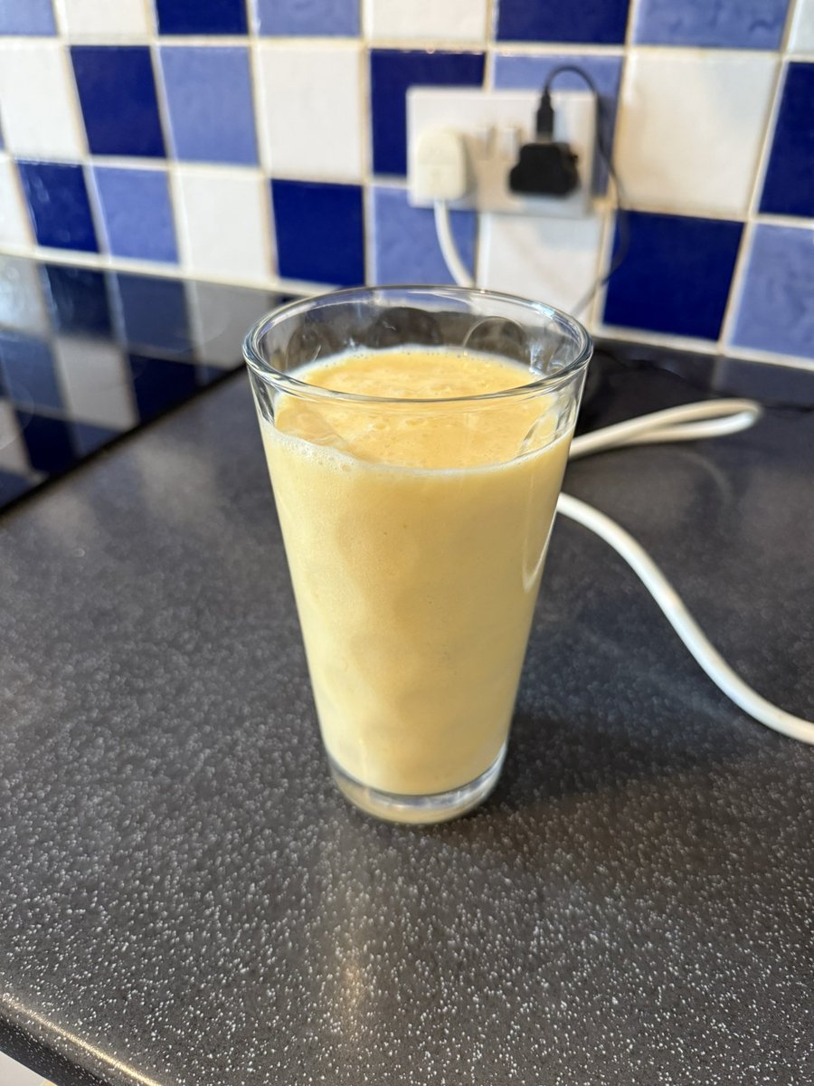 mango smoothie 💀