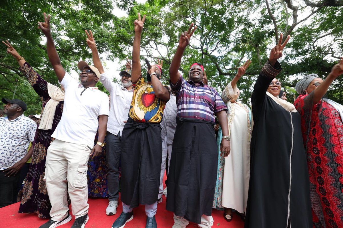 HassanAliJoho's tweet image. It brought me immense joy joining National Assembly Speaker Rt. Hon. @HonWetangula, Cabinet colleague Hon. @Waziri_Mvurya, Governors H.E. @A_S_Nassir of Mombasa and H.E. Fatuma Achani of Kwale in inspiring economic empowerment initiatives in Msambweni and Matuga, Kwale County.…