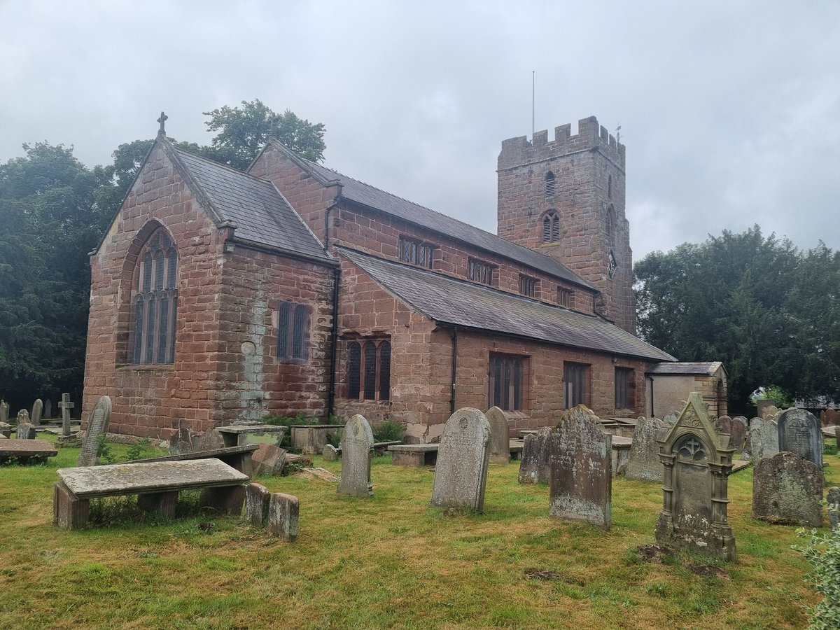 scouse_mouse_20's tweet image. Over to Cheshire today,Farndon Village. Lucky in finding the church open. Then on to Stretton Water Mill.
