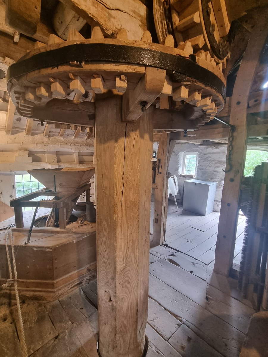 scouse_mouse_20's tweet image. Over to Cheshire today,Farndon Village. Lucky in finding the church open. Then on to Stretton Water Mill.