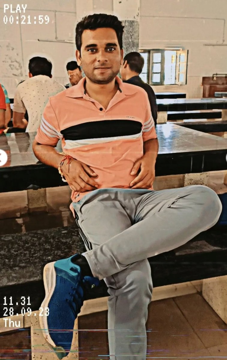 BharatBudhDhara's tweet photo. Rajender from Army Ordnance Corps (possibly Avadi unit) brutally assaulted a woman on 20 June in Tajupur, Faridabad — dragging her from a shop, throwing her on the roadside drain, twisting her arm, and pulling her dupatta. FIR 0084/2025 is filed, yet he roams free.
We urge @adgpi @DefenceMinIndia @AOC_India to take strict departmental action & suspend him immediately. This is not just about one woman — it’s about uniform discipline and the dignity of our forces.
#AOCMustAct #JusticeForDoli #WomenSafety #DisgraceInUniform