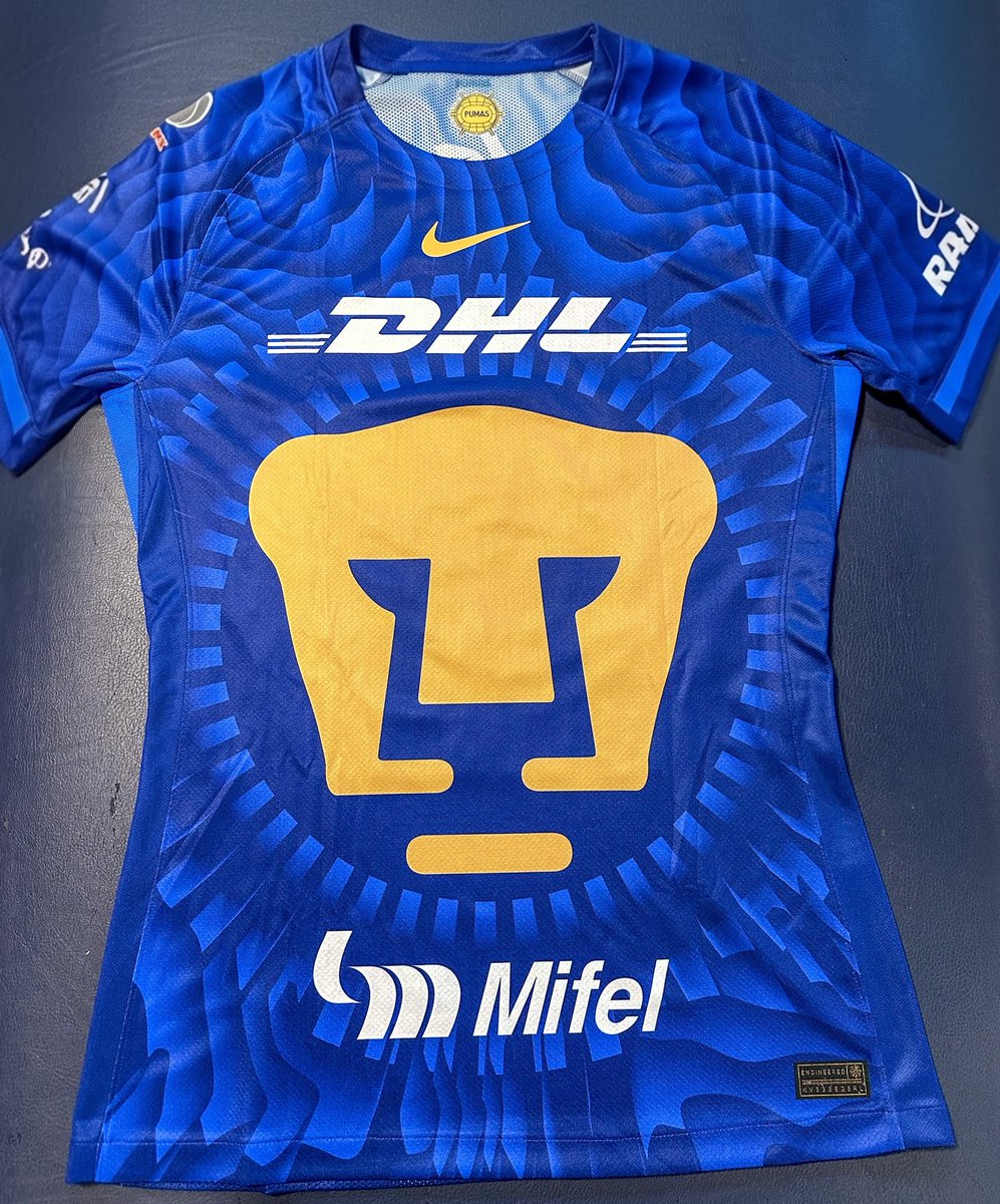PumasMX's tweet photo. ¡Qué elegancia la de hoy! 🥰💙

#UnidosPorLaHistoria https://t.co/MpxEOgPq5Z