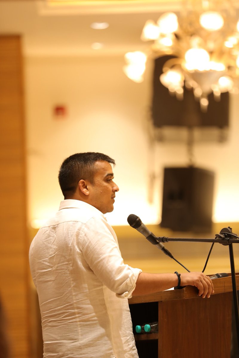 sanghaviharsh's tweet photo. " એક રાષ્ટ્ર, એક ચૂંટણી " એ એક વિચાર નથી, વિકસિત રાષ્ટ્રનો સંકલ્પ છે ! 🇮🇳

આદરણીય પ્રધાનમંત્રી શ્રી નરેન્દ્રભાઈ મોદી સાહેબના “વન નેશન, વન ઈલેક્શન”ના સંકલ્પને સાકાર કરવાના ભાગરૂપે સુરત ખાતે આયોજિત પ્રબુધ્ધ નાગરિકોના સંમેલનમાં વક્તા તરીકે માનનીય સાંસદ શ્રી @dhaval241086 ની સહ ઉપસ્થિતિમાં બુદ્ધિજીવી મહાનુભાવો સાથે સંવાદ કરીને આ સંકલ્પને સહયોગ કરવા આહ્વાન કર્યું.