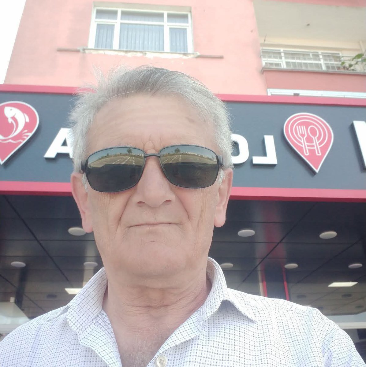 Türkiyeli değil, Türk öğretmenleriz.